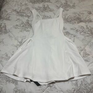 Elegant White Sleeveless Dress